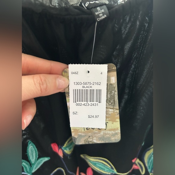 Black Off Shoulder Blouse with Flower Appliqué Details in Size S - Picture 5 of 7